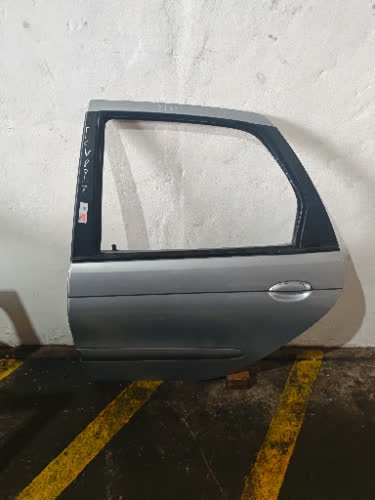 Puerta Trasera Izquierda Renault Scenic 2005 - AA00116786