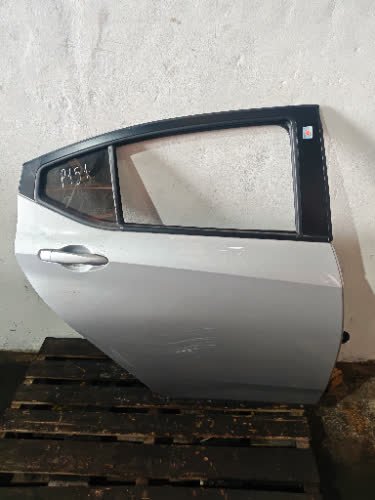 Puerta Trasera Derecha Nissan Versa 2025 - 6625988