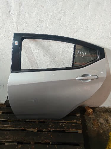 Puerta Trasera Izquierda Nissan Versa 2025 - 6625989