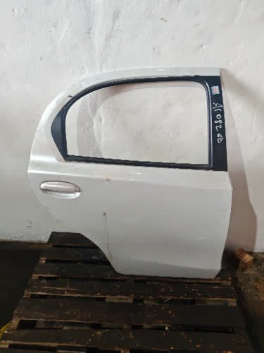 Puerta Trasera Derecha Toyota Etios 2021 - 6050006