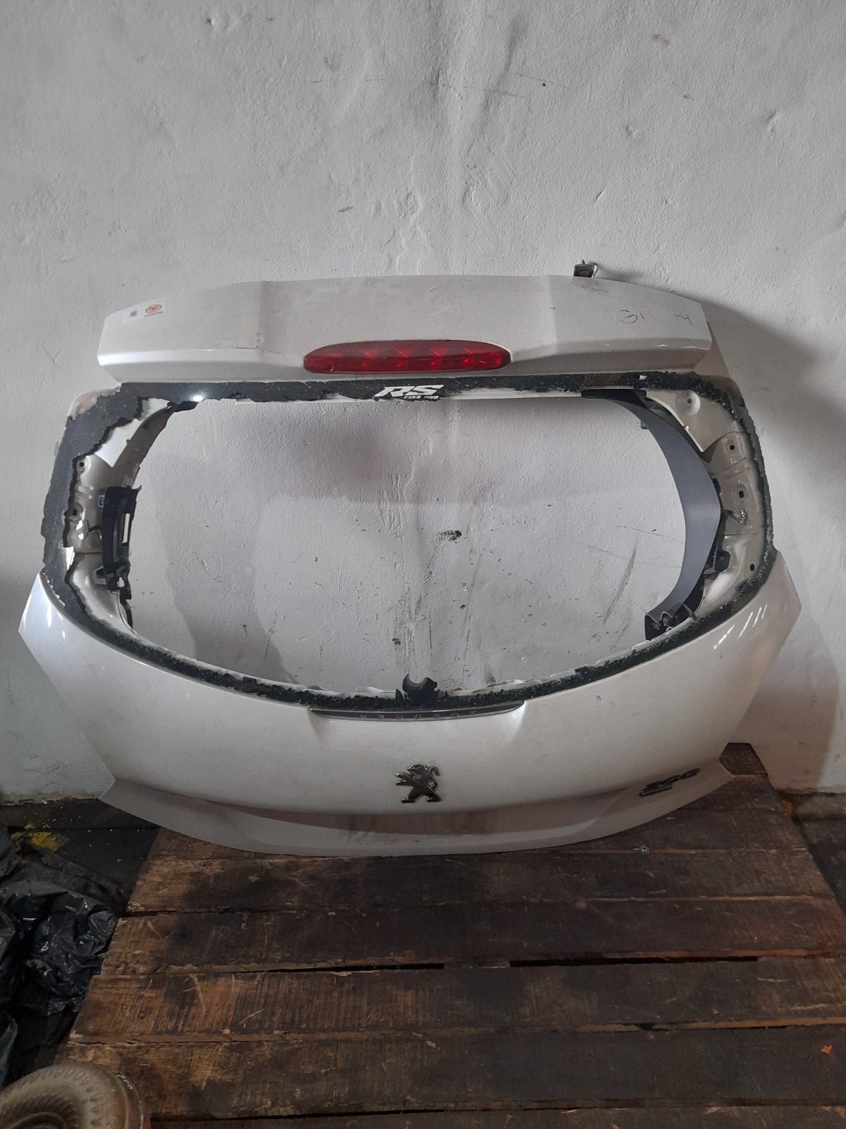 Porton Trasero Peugeot 208 2014 - AA00117510